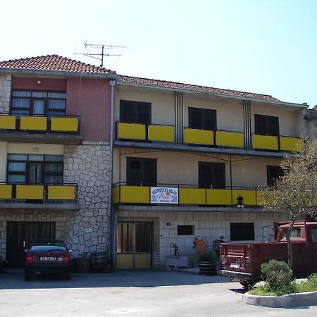 Apartments Ive - With Sea View 티스노 외부 사진